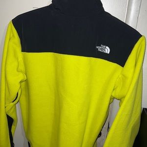 The North Face 95 Retro Denali Jacket Green NWT Never Worn Mens size M